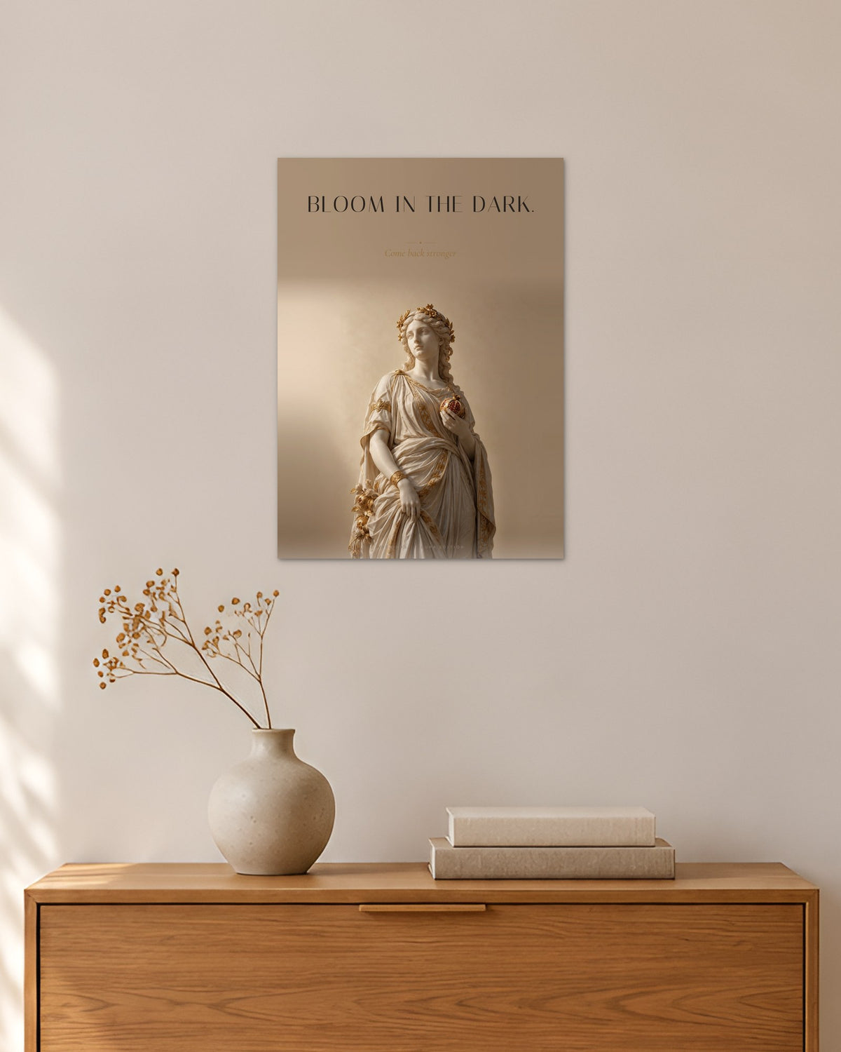 Bloom in the Dark – Persephone Poster – 30 × 42 cm ohne Rahmen – Raumansicht – Art Bros