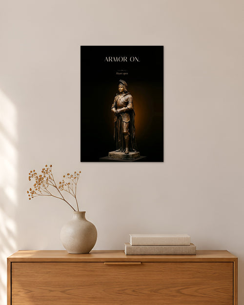 Armor on – Ritterin Poster – 30 × 42 cm ohne Rahmen – Raumansicht – Art Bros
