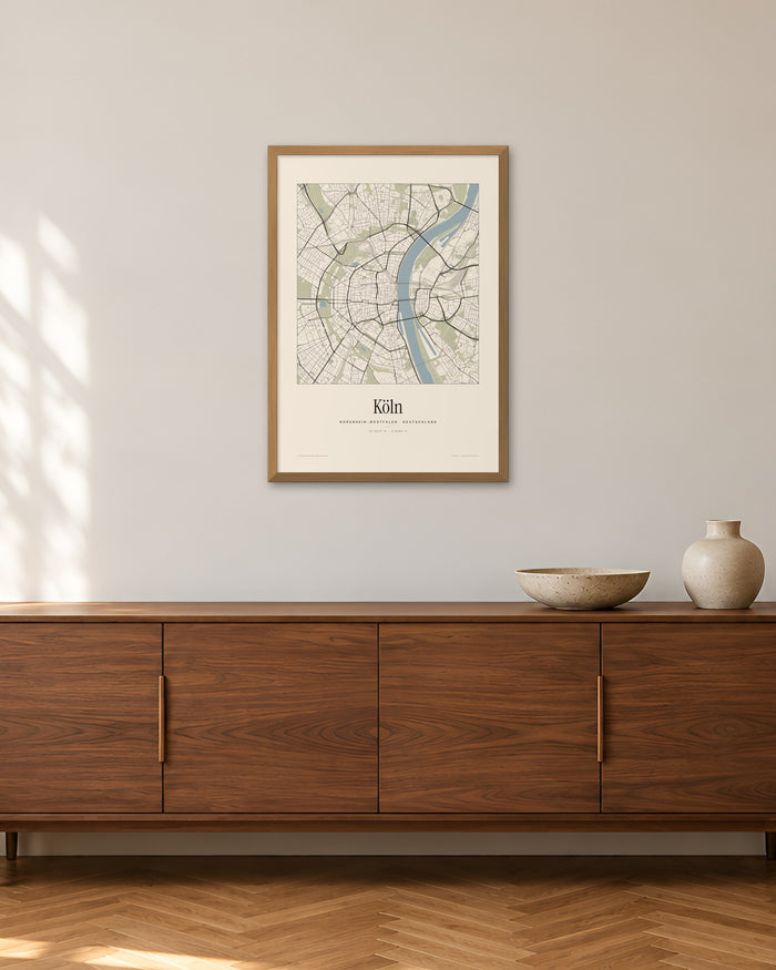 Köln Stadtplan – Wandbild – 50 × 70 cm im Holzrahmen – Raumansicht – Art Bros
