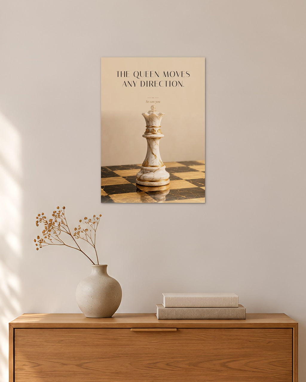The Queen Moves Any Direction – Schachdame Poster – 30 × 42 cm ohne Rahmen – Raumansicht – Art Bros