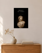 Broken? No. Golden – Kintsugi-Büste Poster – 30 × 42 cm ohne Rahmen – Raumansicht – Art Bros