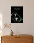 Time Is the Currency – Sanduhr Poster – 30 × 42 cm ohne Rahmen – Raumansicht – Art Bros