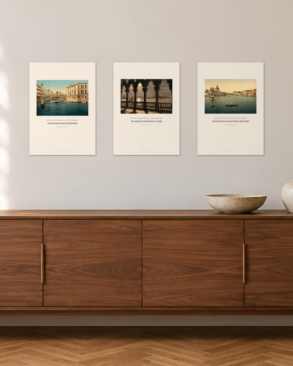 Venedig – 3er-Set Wandbilder – 30 × 42 cm ohne Rahmen – Raumansicht – Art Bros