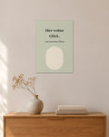 „Hier wohnt Glück“ – Spruch-Poster – 30 × 42 cm ohne Rahmen – Raumansicht – Art Bros