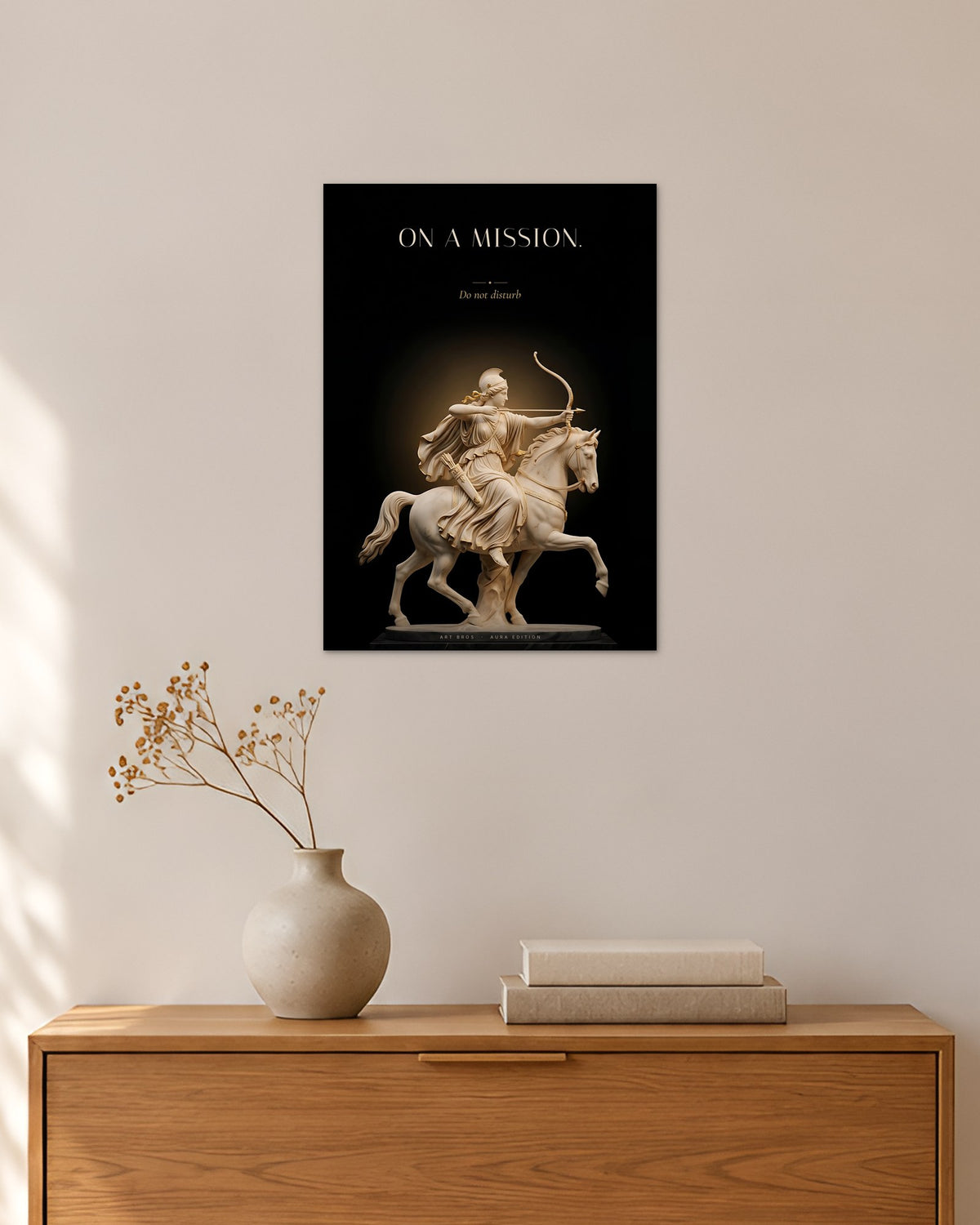 On a Mission – Reitende Bogenschützin Poster – 30 × 42 cm ohne Rahmen – Raumansicht – Art Bros